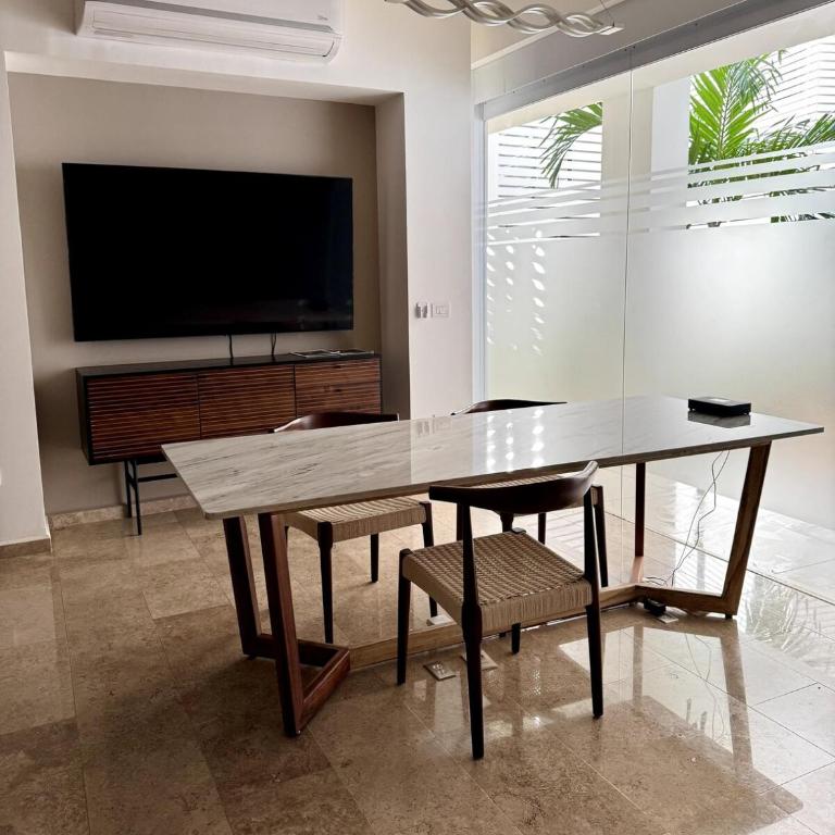 Luxury Oasis Condo Pools, Rooftop & Paddle, Tennis - Two-Bedroom Apartment - 21