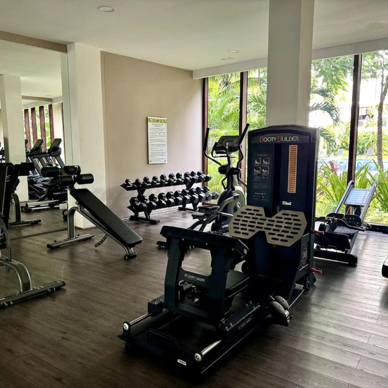 Luxury Oasis Condo Pools, Rooftop & Paddle, Tennis - Two-Bedroom Apartment - 26