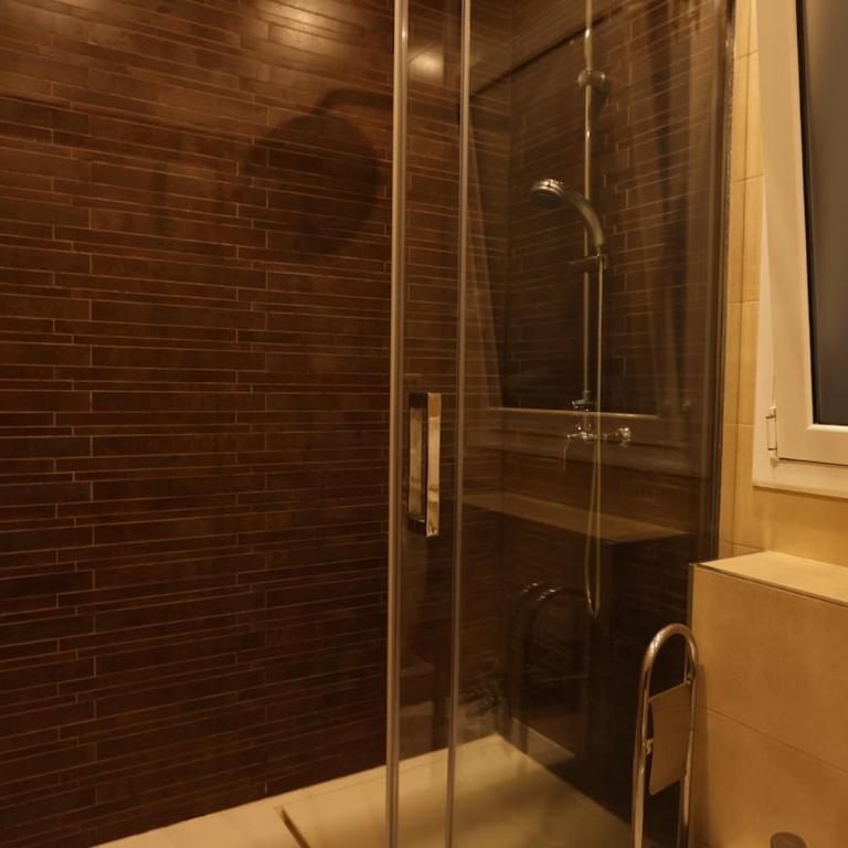 Bright and Spacious City Center Apartment - Two-Bedroom Apartment - 5