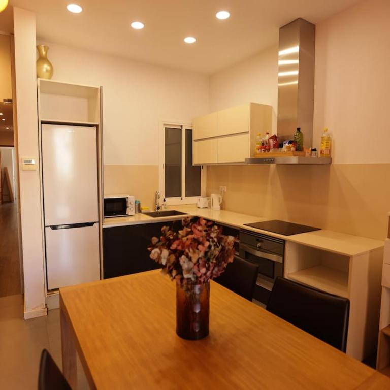 Bright and Spacious City Center Apartment - Two-Bedroom Apartment - 7