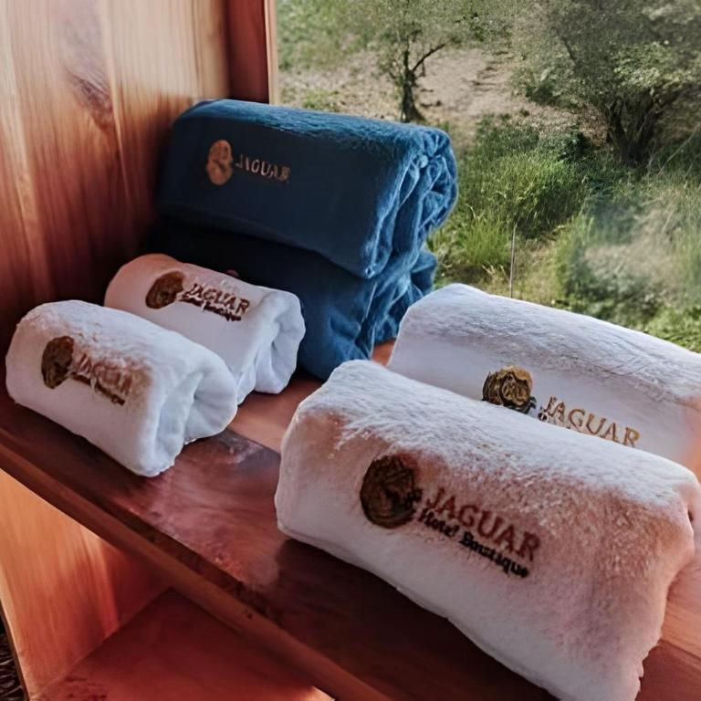 302 Beachfront Hotel Jaguar · Breakfast · Spa · AC - Bungalow - 16