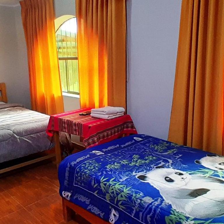 Hostal Selena - Triple Room with Private Bathroom - 2