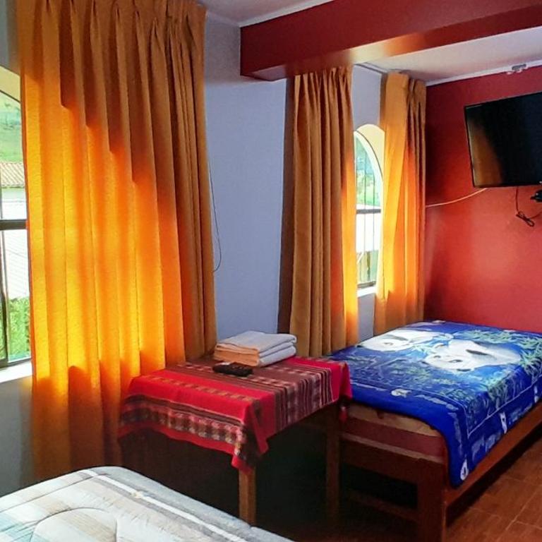 Hostal Selena - Triple Room with Private Bathroom - 5