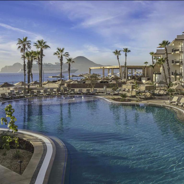 Villa del Palmar Cabo - Suite con cama grande y balcón - 5