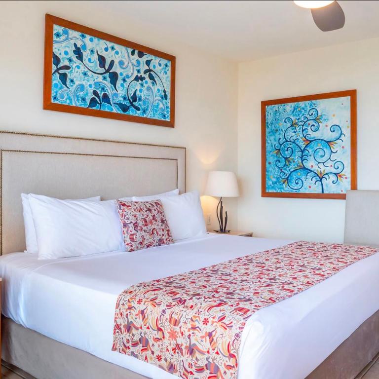 Villa del Palmar Cabo - Suite con cama grande y balcón - 8