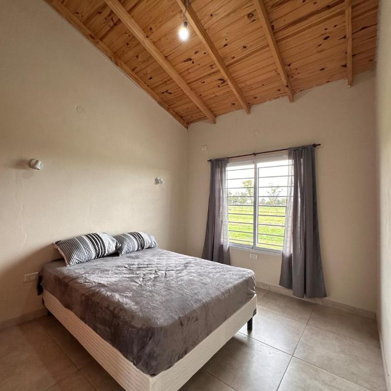 Cabaña en cañuelas - Casa de 2 dormitorios - 10