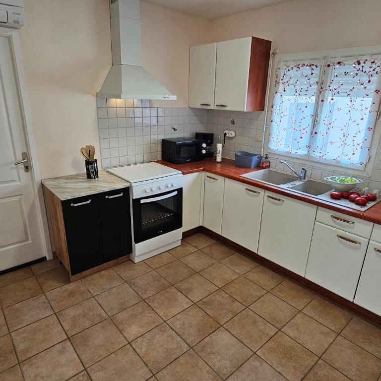 Maison de plain-pied jardin calme - 6 pers. - FR-1-71-112 - Casa - 3