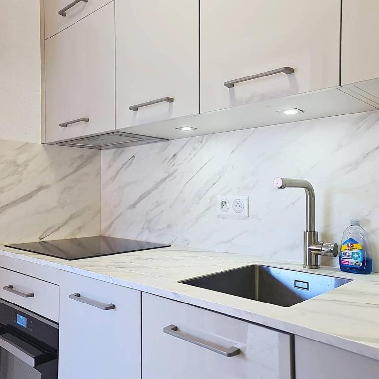 T2 Climatisé avec Garage à La Favière - FR-1-610-116 - Apartment - 5