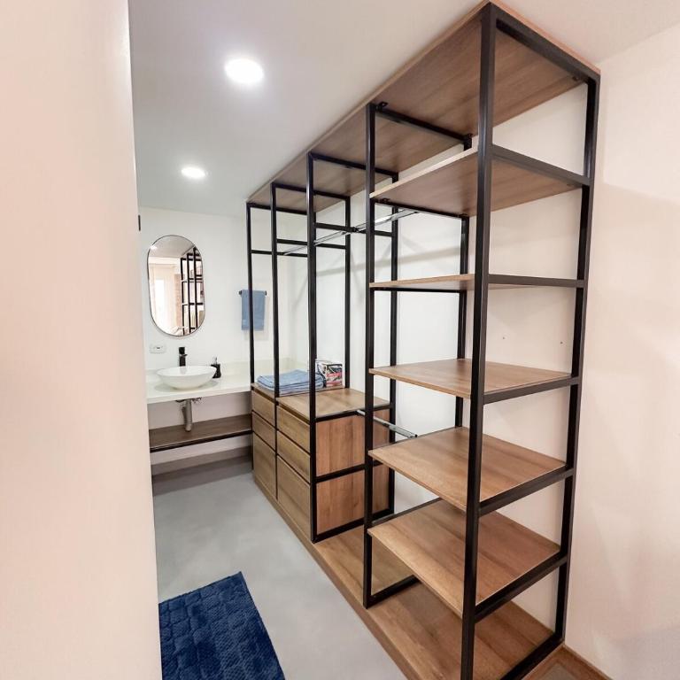 Refugio Moderno en el Norte - Apartamento de 1 dormitorio con balcón y vistas a la montaña - 8