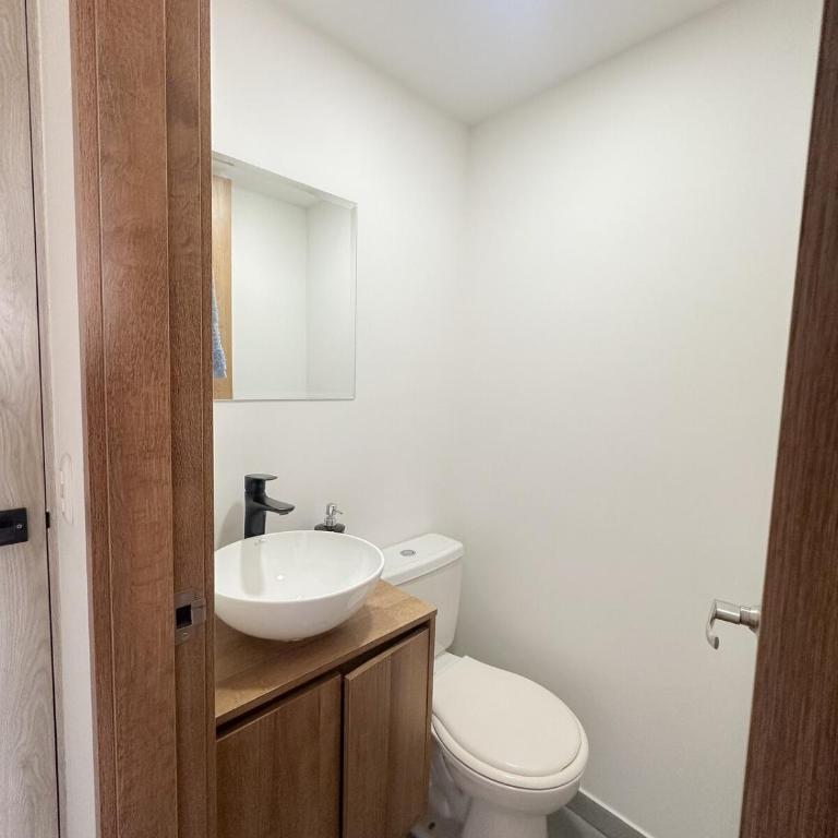Refugio Moderno en el Norte - Apartamento de 1 dormitorio con balcón y vistas a la montaña - 9