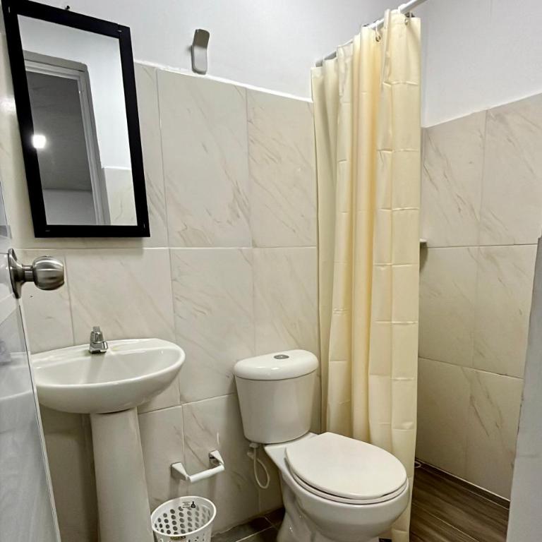 Hotel Roy - Double Room with Private Bathroom - 3