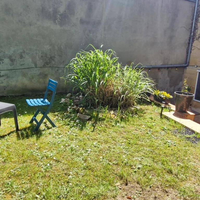 studio au frais avec terrasse et jardinet en centre ville - Studio-Apartment - 16