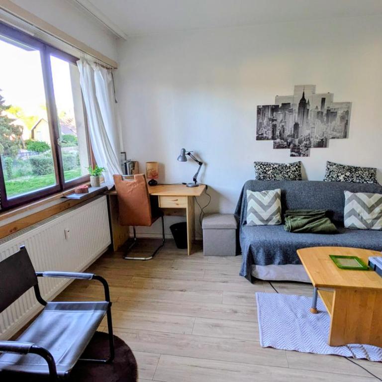 Studio RDC calme avec parking fermé près autoroute et tram C - One-Bedroom Apartment - 4