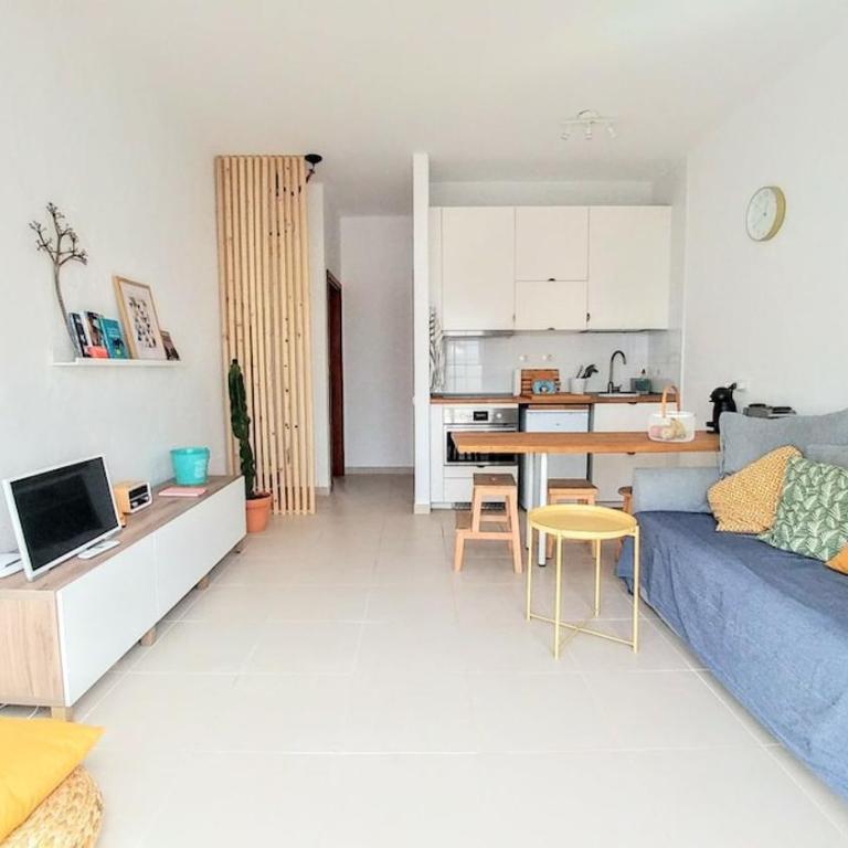 Cozy bungalow in a quiet residential area - One-Bedroom Apartment - 1