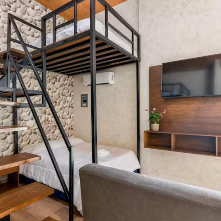 Departamento doble altura con balcón y alberca - One-Bedroom Apartment - 4