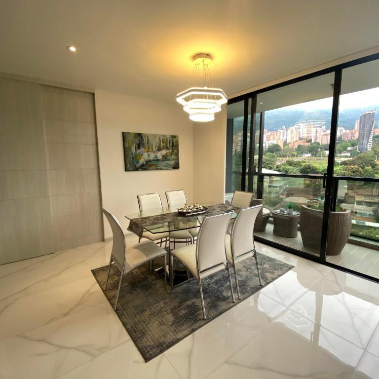 Center City Flats - Square Building Poblado - Apartamento Deluxe - 1