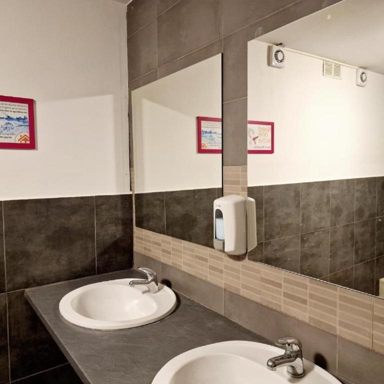 Arc House Barcelona - 6-Bed Female Dormitory Room - 3