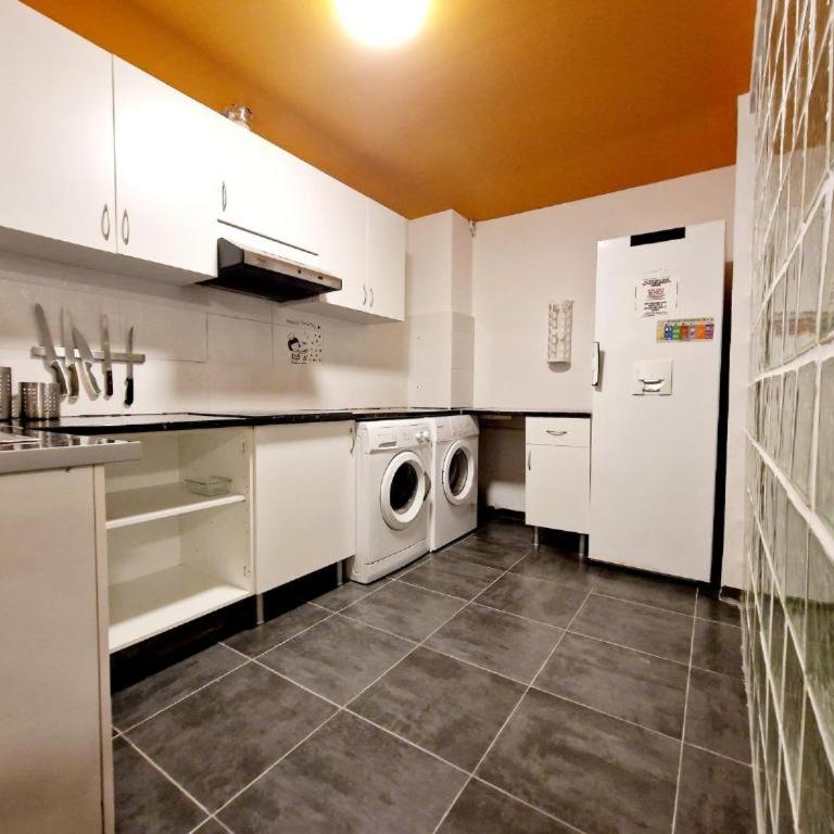 Arc House Barcelona - 6-Bed Female Dormitory Room - 7