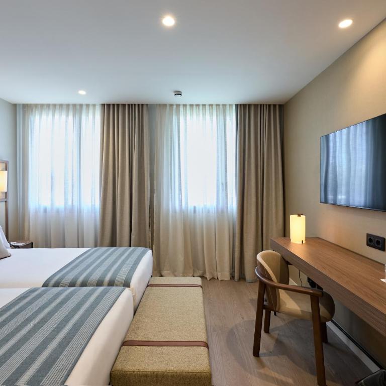 Catalonia Barcelona Beach - Premium Room - 1