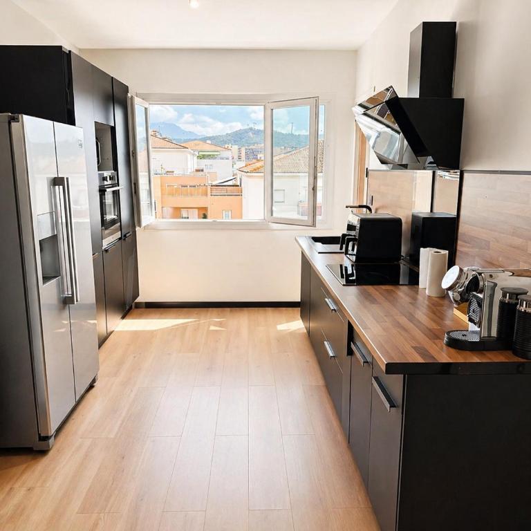 T3 lumineux avec balcon et parking proche plages et du centre-ville Ajaccio - Appartement 2 Chambres - 8