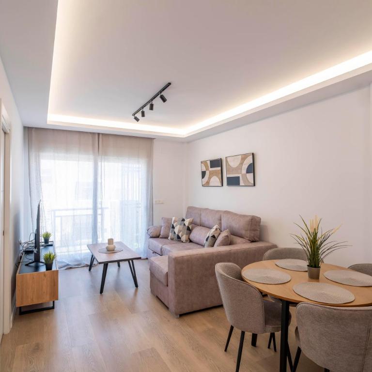 Casa Faro, Apartment with private rooftop terrace, 5 minutes from La Viborilla beach, Benalmádena - Apartamento de 2 dormitorios - 5