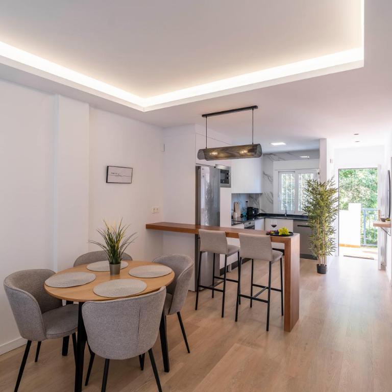 Casa Faro, Apartment with private rooftop terrace, 5 minutes from La Viborilla beach, Benalmádena - Apartamento de 2 dormitorios - 4