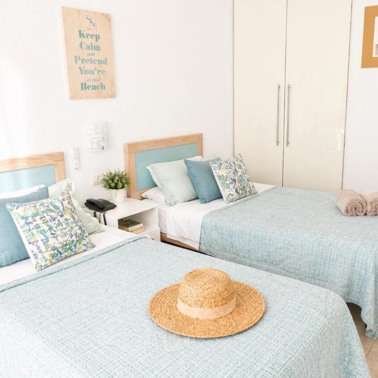 The Poolside Haven, Azure Dreams - Estudio Doble Deluxe - 12