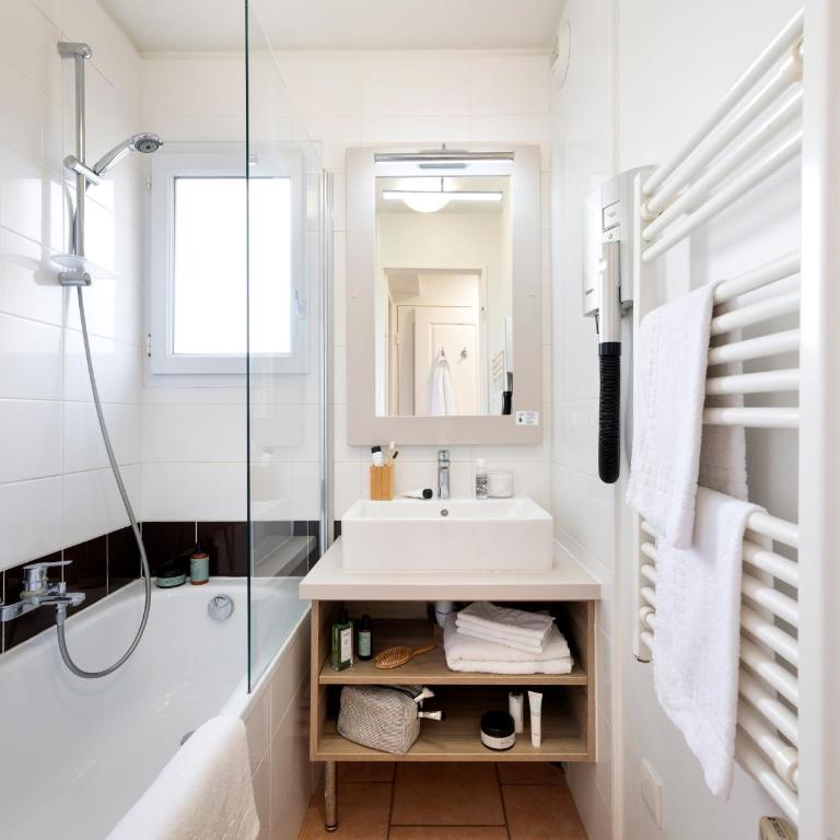 Résidence Pierre & Vacances Premium Les Calanques des Issambres - Studio avec Coin Nuit dans Alcôve, Climatisation et Terrasse ou Balcon (4 Personnes) - 2