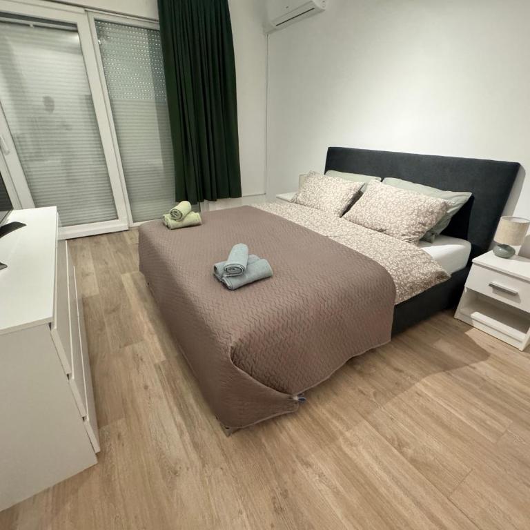 Luna - Two-Bedroom Apartment - 11