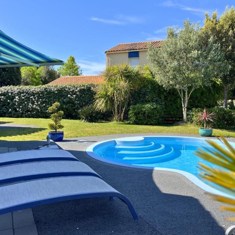 Villa Oasis - 3 chambres confortables - Piscine privée & Barbecue - Three-Bedroom Villa - 1