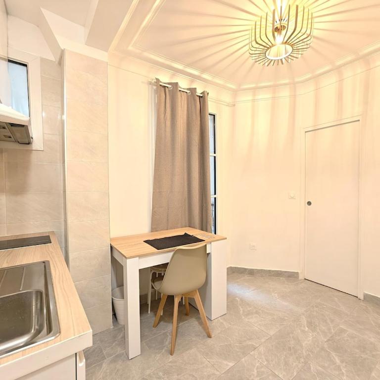 Paris Latin Quarter Stay with Elevator nearMetro - Apartment mit 1 Schlafzimmer - 3