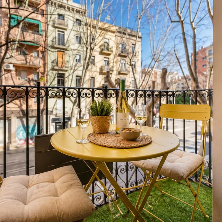 Boutique Apartment in Barcelona Center near Metro Marina & Parc Ciutadella - One-Bedroom Apartment - 6