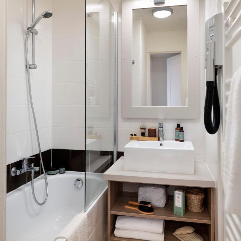 Résidence Pierre & Vacances Premium Les Calanques des Issambres - Appartement 1 Chambre avec Coin Nuit dans Alcôve, Climatisation et Terrasse ou Balcon (6 Personnes) - Vue sur Mer - 8