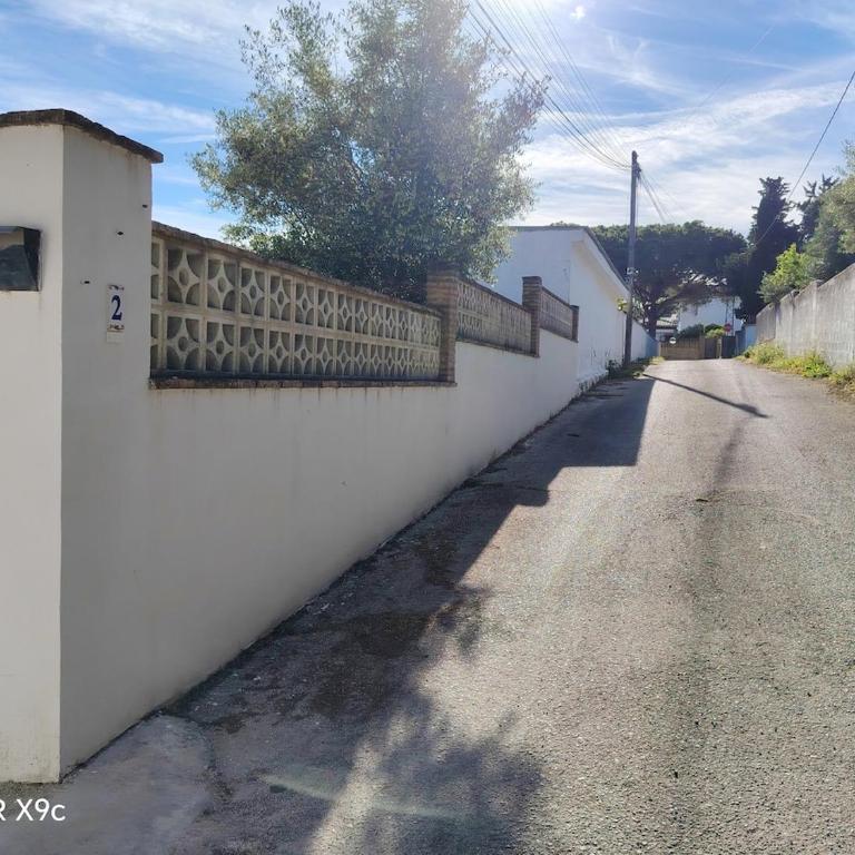 Modern 3 Bedrooms Villa,Pool, Spacious Garden & Parking - Chalet - 19