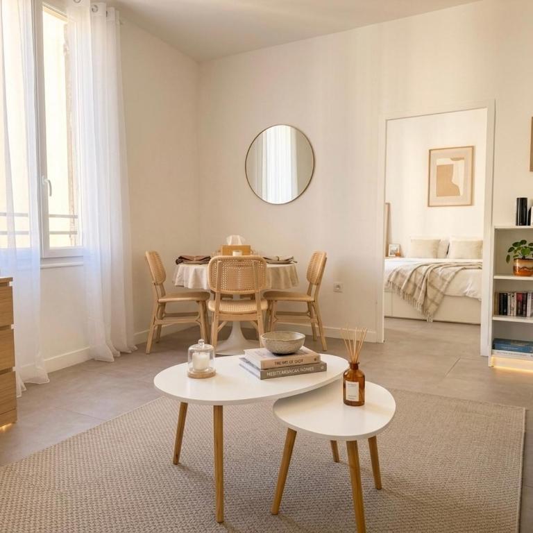 Appartement avec vue mer, refait à neuf - climatisé - parking privé - Appartement 1 Chambre - 2