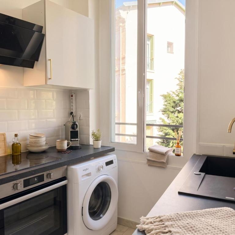 Appartement avec vue mer, refait à neuf - climatisé - parking privé - Appartement 1 Chambre - 20
