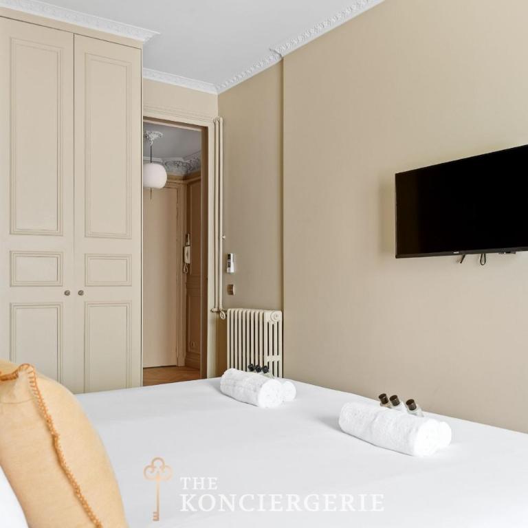 Champs Elysées Luxury Apartment 120 m2 2 Bedrooms AC Lift - Appartement - 21