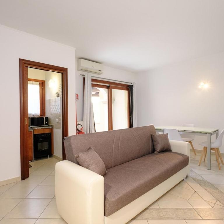 Luminoso bilocale con veranda a Olbia - Appartamento con 1 Camera da Letto - 10