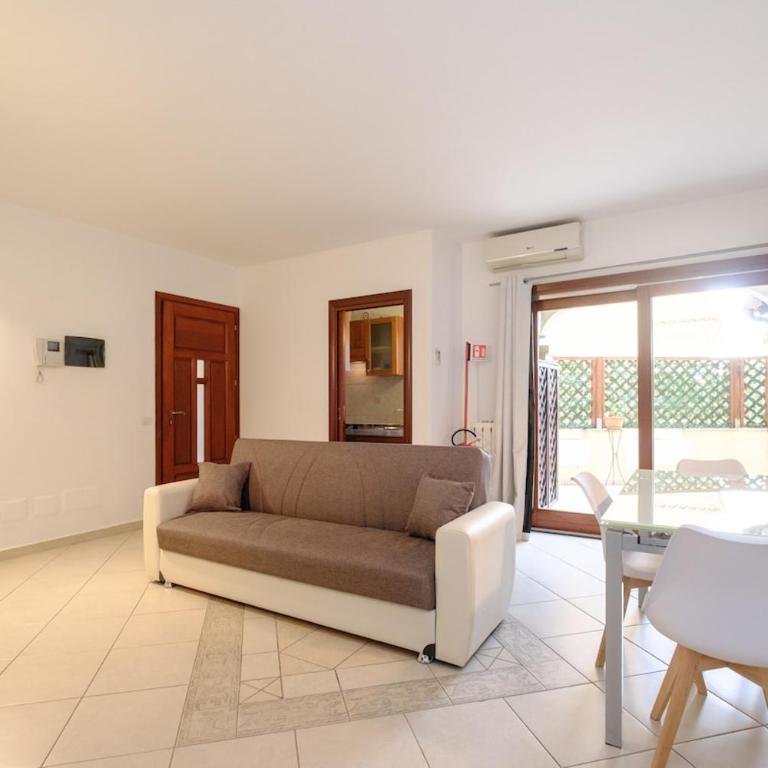 Luminoso bilocale con veranda a Olbia - Appartamento con 1 Camera da Letto - 11