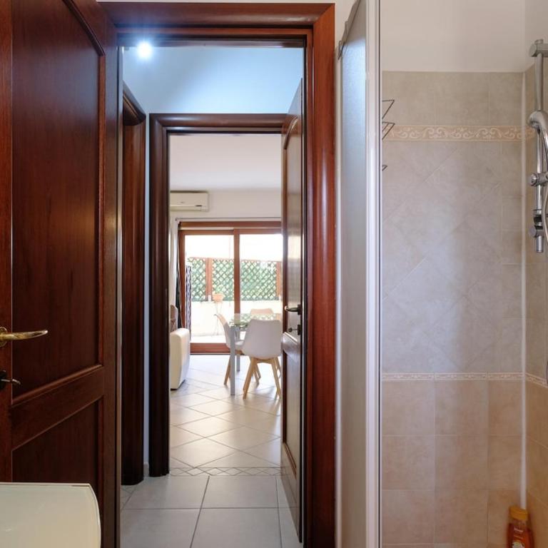 Luminoso bilocale con veranda a Olbia - Appartamento con 1 Camera da Letto - 8