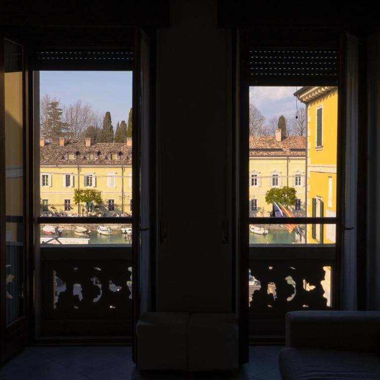 Aparthotel All'Orologio - One-Bedroom Apartment with Lake View - 2