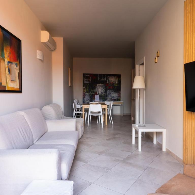 Aparthotel All'Orologio - Apartment with Balcony - 6