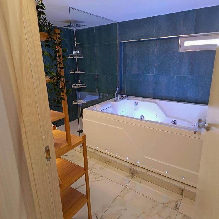 Gioeni Jacuzzi appartment - Two-Bedroom Apartment - 3