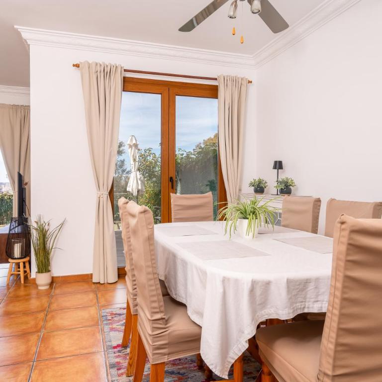 Spacious 4BR Townhouse | Private Rooftop Terrace - Casa de 4 dormitorios - 8