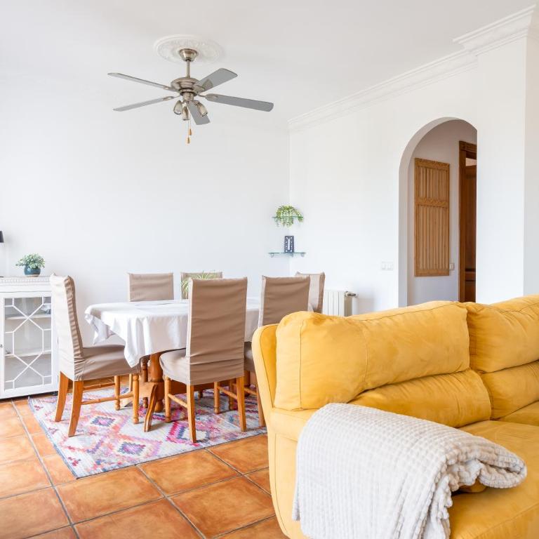 Spacious 4BR Townhouse | Private Rooftop Terrace - Casa de 4 dormitorios - 9