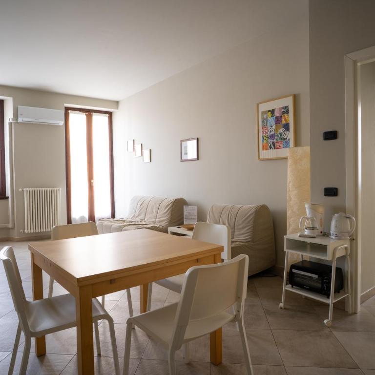 Aparthotel All'Orologio - Apartment with Balcony - 8