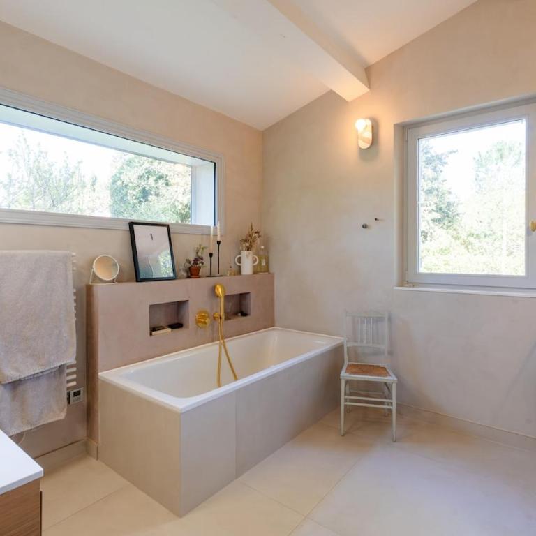 Stunning Villa with Pool near Aix-en-Provence - Villa - 10