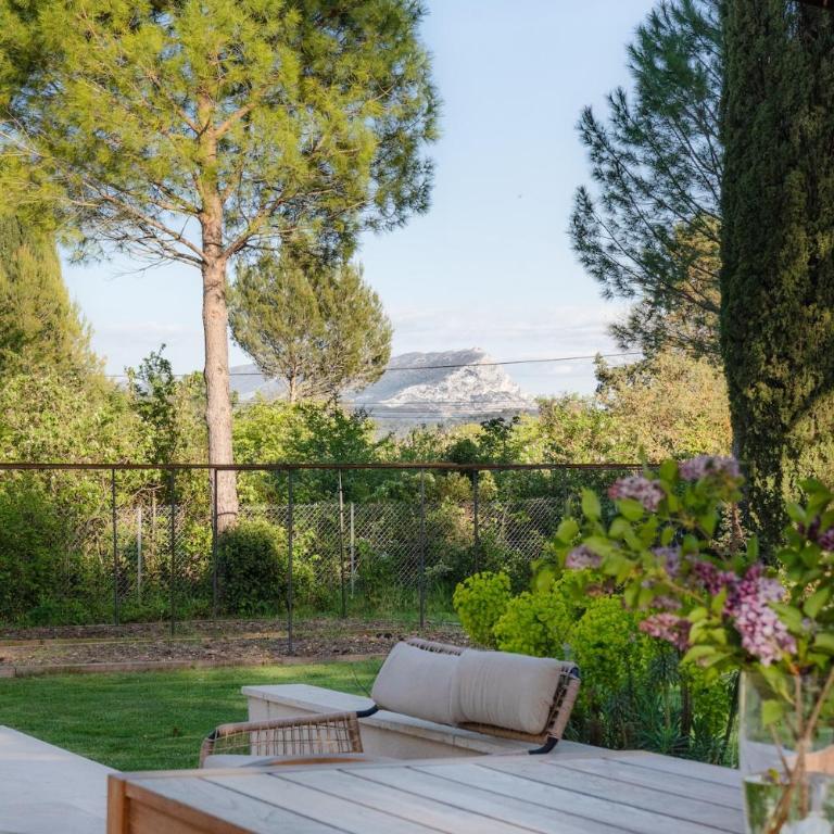 Stunning Villa with Pool near Aix-en-Provence - Villa - 32