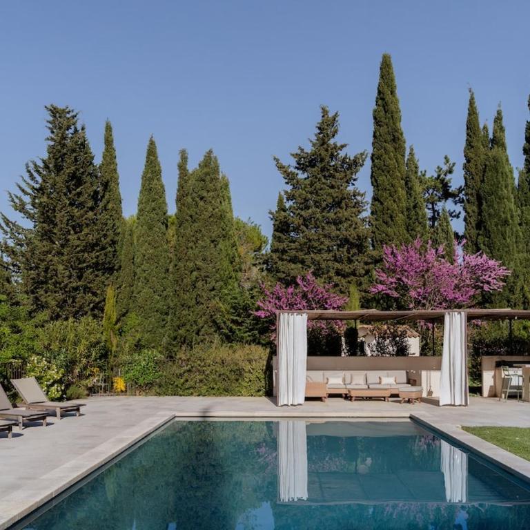 Stunning Villa with Pool near Aix-en-Provence - Villa - 96