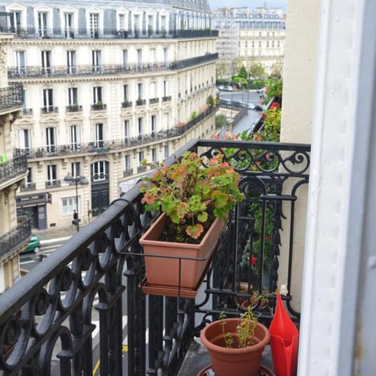 Appartement haussmannien - 3 pièces avec balcon - Apartment - 13